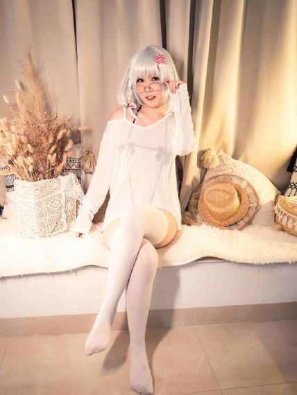 李念裸妆照片大全